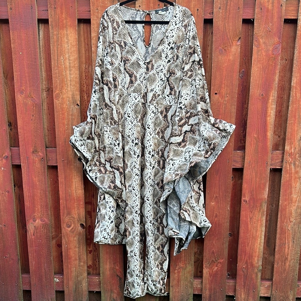 Touch Me Women’s Elegant Snake Print Jumpsuit Size 2XL